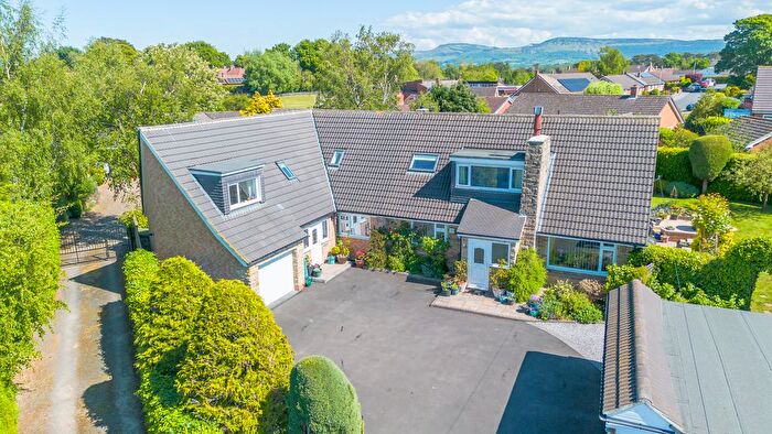 5 Bedroom Detached House For Sale In Garbutts Lane, Hutton Rudby, Yarm, TS15
