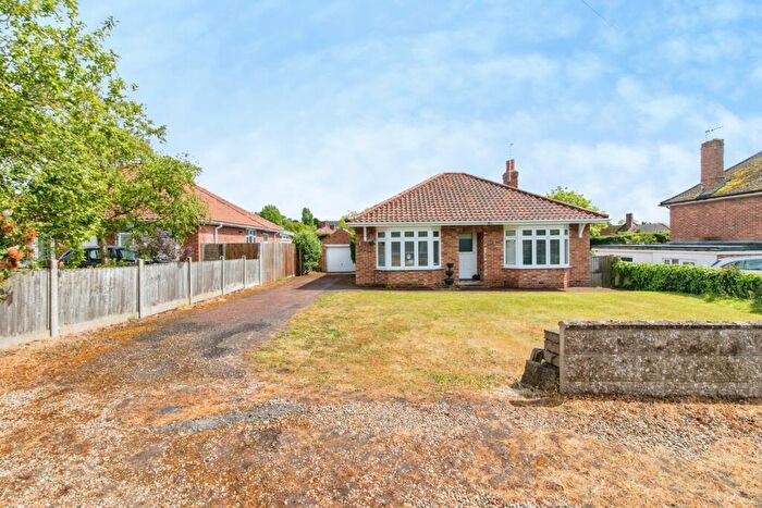 2 Bedroom Bungalow For Sale In Hillside Road East, Bungay, Suffolk, NR35