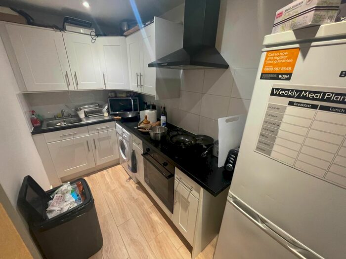 2 Bedroom Flat To Rent In Osbourne Close, Aston, Birmingham B6