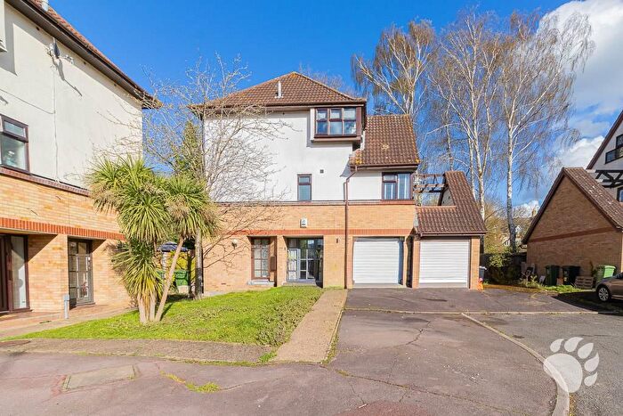 1 Bedroom Maisonette For Sale In Amersham Avenue, Langdon Hills, SS16