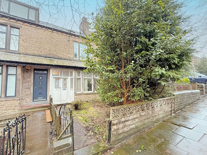 3 Bedroom Terraced House For Sale In Beechwood Grove, Wibsey, Bradford, BD6