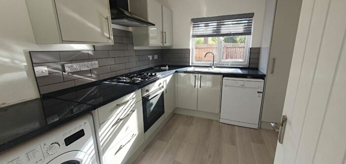 3 Bedroom Flat To Rent In Belvedere Road, Earlsdon, Coventry, CV5