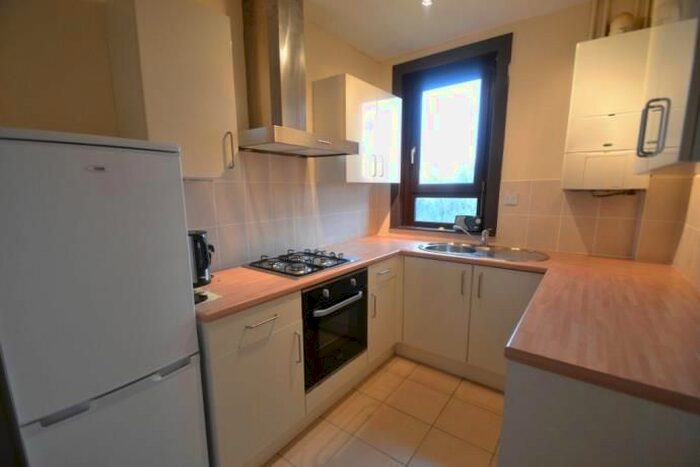 3 Bedroom Flat To Rent In Haig Crescent, Dunfermline, KY12