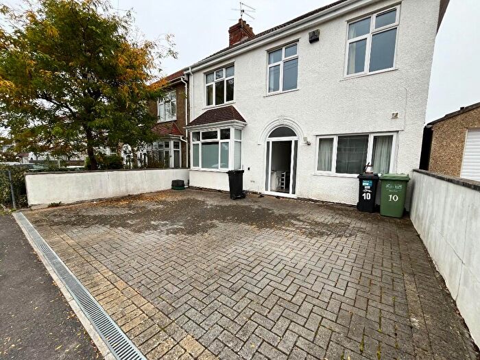 6 Bedroom Semi-Detached House To Rent In Conygre Road, [ref..Qr], BS34