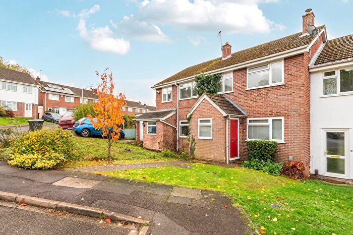 3 Bedroom Detached House For Sale In Sycamore Rise, Newbury, RG14