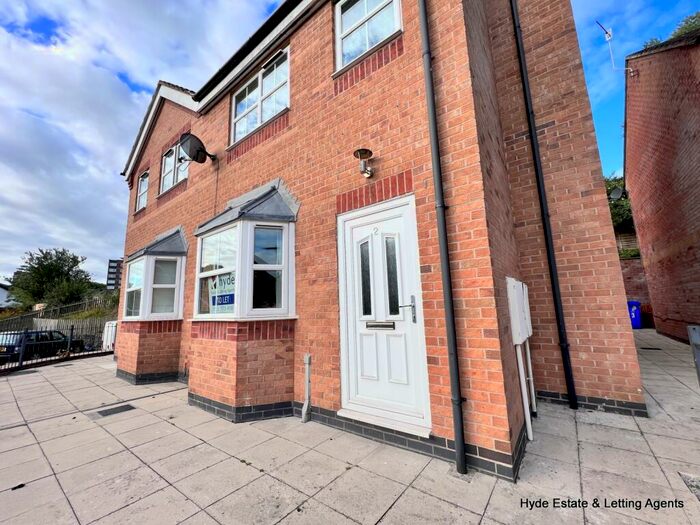 3 Bedroom Semi-Detached House To Rent In St. Andrews Square, Stoke-on-Trent, ST4