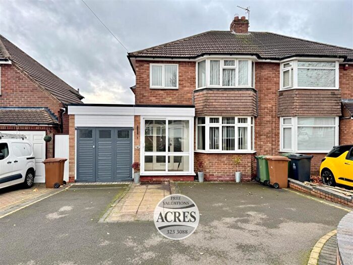 3 Bedroom Semi Detached House For Sale In Frankburn Road, Streetly, Sutton Coldfield, B74