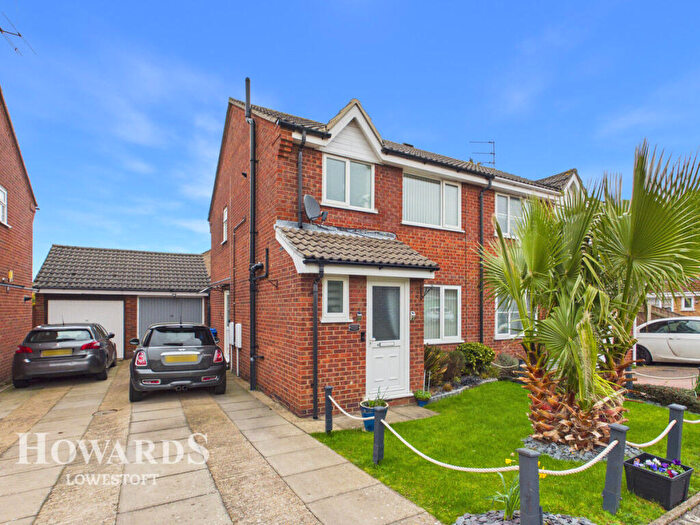 3 Bedroom Semi-Detached House For Sale In Teesdale, Carlton Colville, NR33