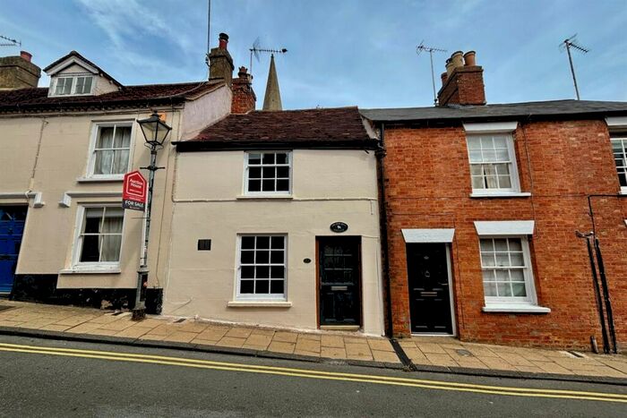 2 Bedroom Terraced House To Rent In Well Street, Buckingham, Buckinghamshire, MK18