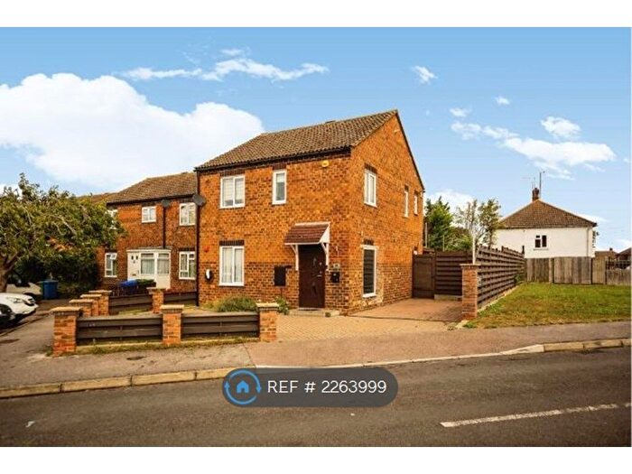 4 Bedroom End Of Terrace House To Rent In Goldfinch Close, Faversham, ME13