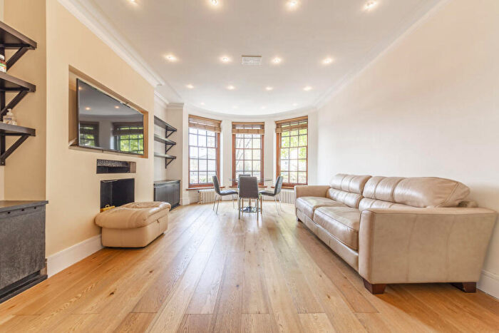 2 Bedroom Flat To Rent In Park Lodge, St John's Wood, NW8