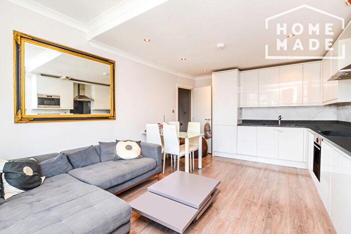 4 Bedroom Maisonette To Rent In Golders Rise, Hendon, NW4