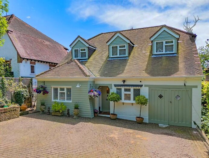 4 Bedroom House For Sale In Wellington Hill, Loughton, IG10