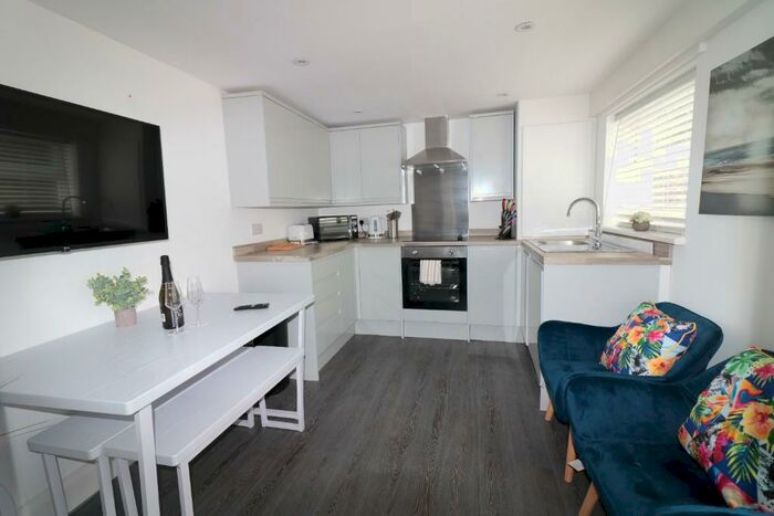 2 Bedroom Flat To Rent In Mount Street, Plymouth, Devon, PL4