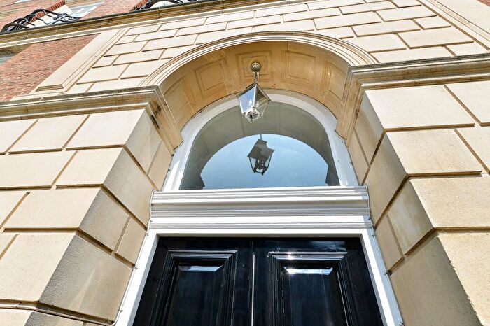 2 Bedroom Apartment To Rent In Manor Apartments, - Abbey Road, NW8