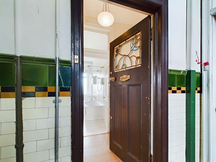 1 Bedroom Flat For Sale In Dumbarton Road, Glasgow, G14