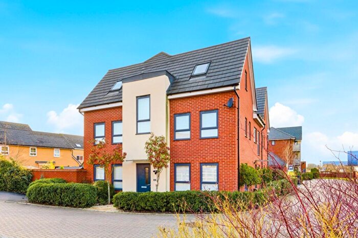 4 Bedroom Semi-Detached House For Sale In Fullers Ground, Eagle Farm South, MK17