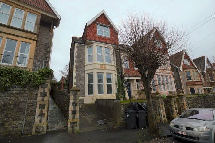 2 Bedroom Apartment To Rent In Victoria Park, Weston-Super-Mare, BS23