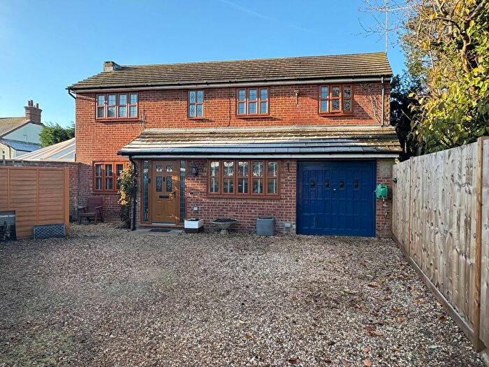 5 Bedroom Detached House For Sale In Orchard Way, Wing, LU7