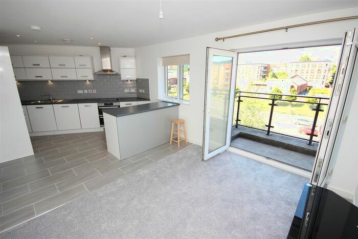 2 Bedroom Flat To Rent In Springmeadow Road, Edgbaston, Birmingham, B15