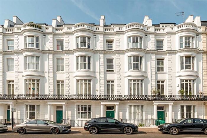 2 Bedroom Flat To Rent In Gloucester Terrace, Hyde Park, W2