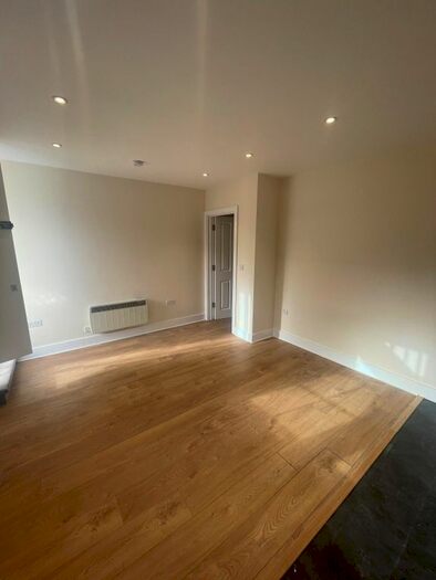 1 Bedroom Flat To Rent In Kingston Road, London, SW19