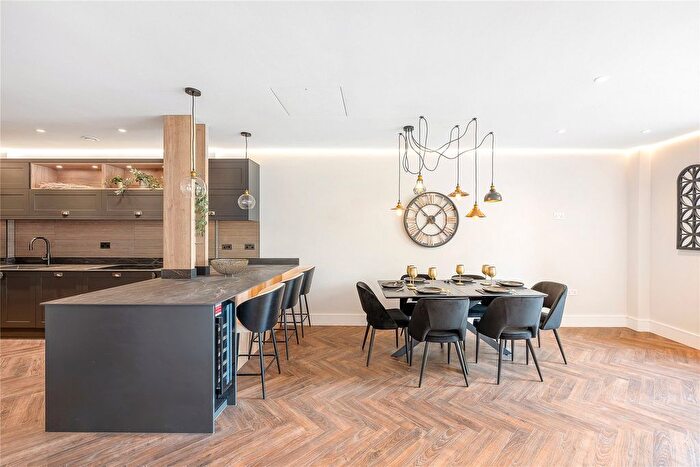 2 Bedroom Flat For Sale In King Street, London, W6