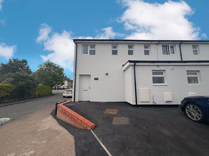 3 Bedroom End Of Terrace House To Rent In Badminton Road, Gloucester, GL4