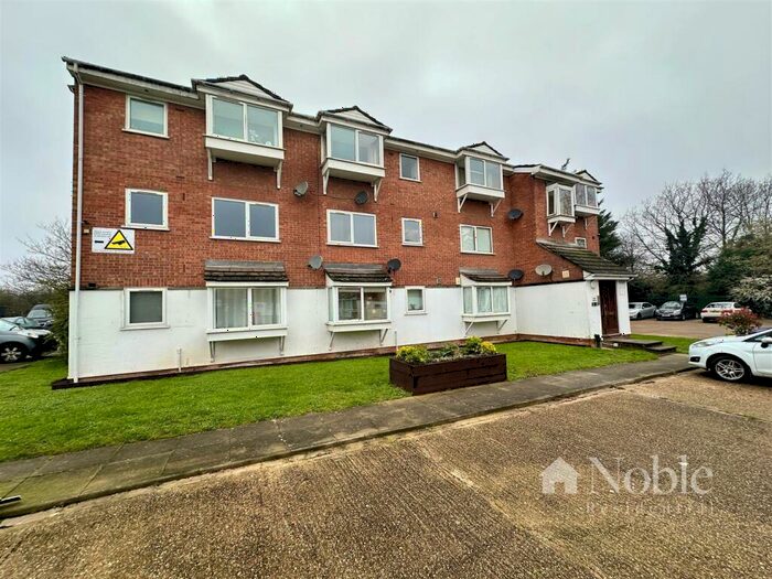 1 Bedroom Apartment To Rent In Braithwaite Avenue, Romford, RM7