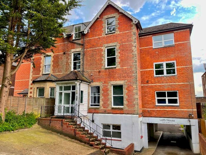 1 Bedroom Flat To Rent In Leith House, Station Road, Leatherhead, KT22