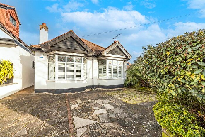 2 Bedroom Detached Bungalow For Sale In Mount Avenue, Westcliff-On-Sea, SS0