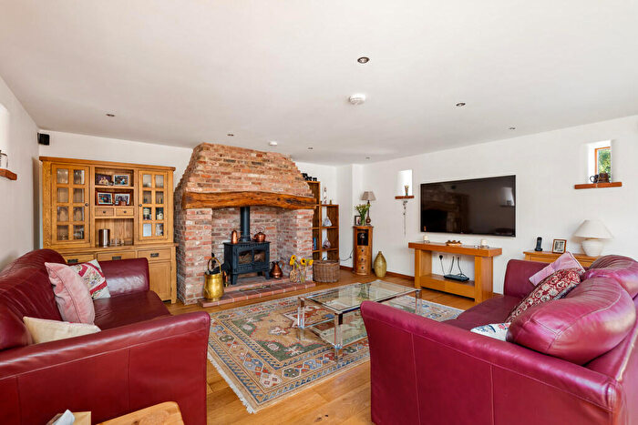 2 Bedroom Barn Conversion For Sale In Brampton, Lincoln, LN1