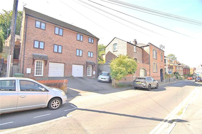 2 Bedroom Flat For Sale In Lansdown, Stroud, Gloucestershire, GL5