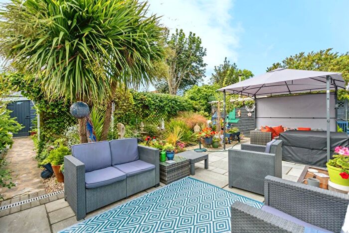 2 Bedroom Detached Bungalow For Sale In Norfolk Way, Bognor Regis, PO22
