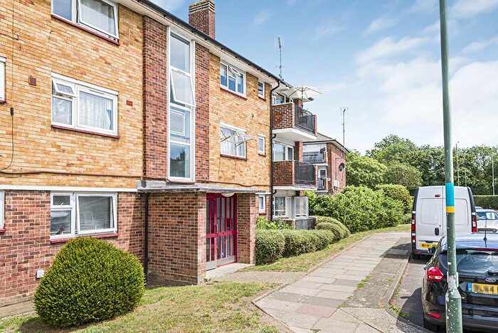 2 Bedroom Flat For Sale In Burdett Close, Sidcup, DA14