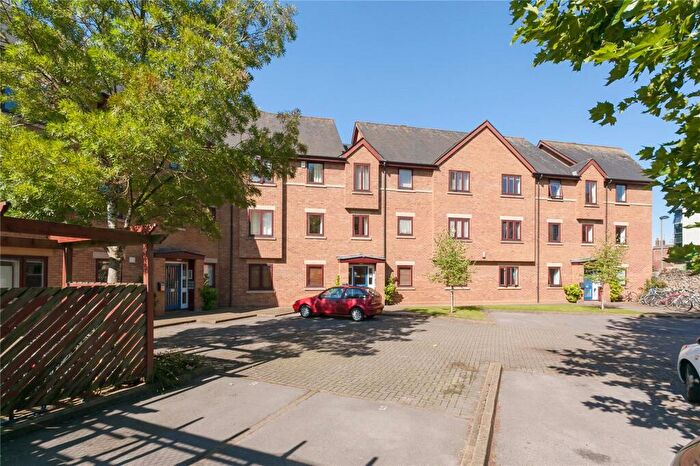 2 Bedroom Flat To Rent In Swan Court, Paradise Street, Oxford, OX1