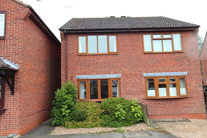 2 Bedroom Semi-Detached House To Rent In School Close Albert Village, DE11