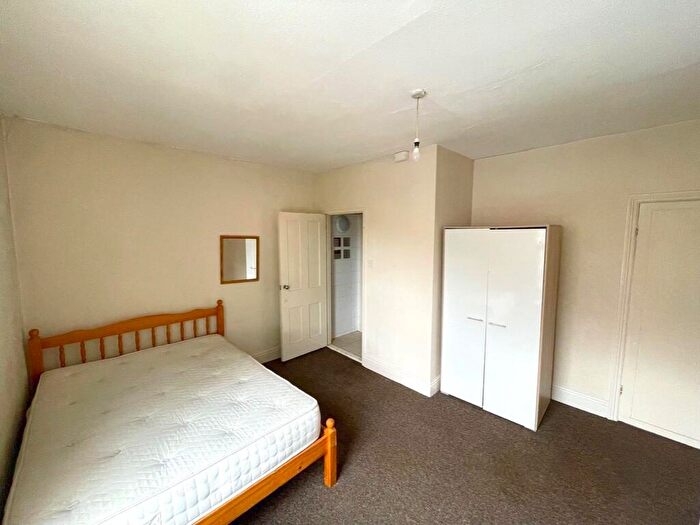 4 Bedroom Terraced House To Rent In Pomona Street, Sheffield, S11