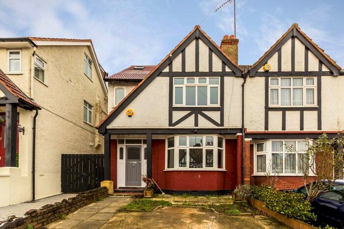 4 Bedroom Property To Rent In Elmbank Way, London, W7