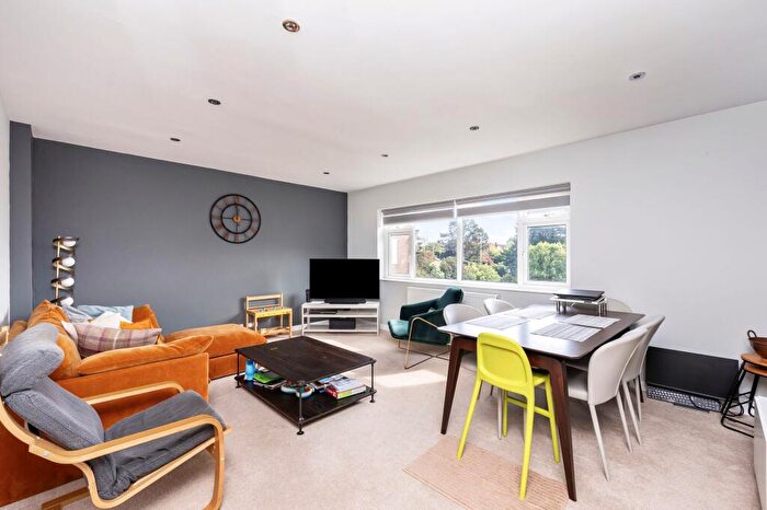 3 Bedroom Flat For Sale In Dyke Road Avenue, Hove, BN3
