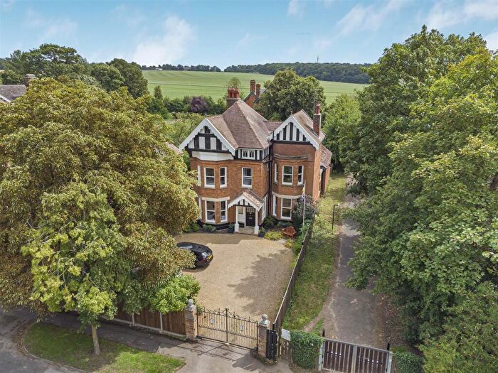 6 Bedroom House For Sale In Bury Road, Newmarket, CB8