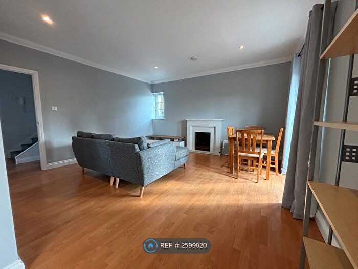 2 Bedroom Flat To Rent In Emporium Court, Swindon, SN1