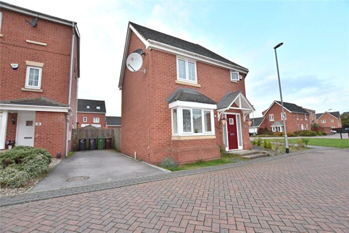3 Bedroom Detached House To Rent In Topliss Way, Leeds, West Yorkshire, LS10