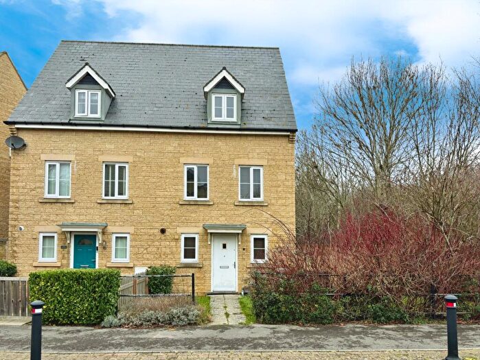 3 Bedroom House To Rent In Thursday Street, Swindon, SN25