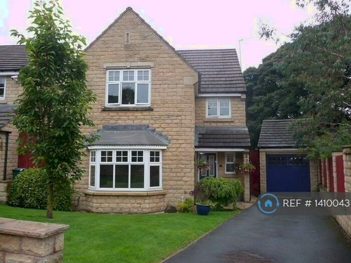 4 Bedroom Detached House To Rent In Grebe Close, Bradford, BD6