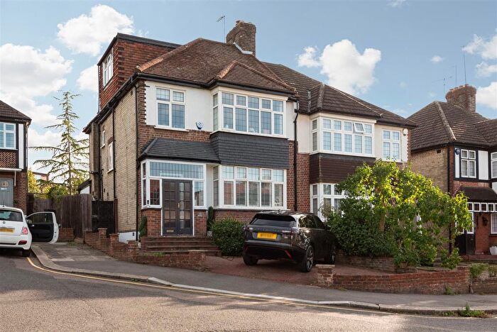 4 Bedroom Property To Rent In The Alders, London, N21