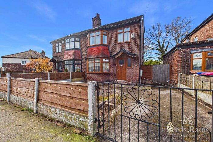 3 Bedroom Semi Detached House For Sale In Caldy Road, Salford, M6