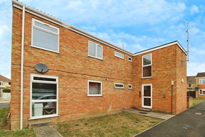 2 Bedroom Apartment For Sale In Dores Court, Swindon, SN2