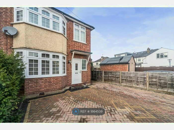 3 Bedroom Semi-Detached House To Rent In Cottimore Avenue, Walton-On-Thames, KT12