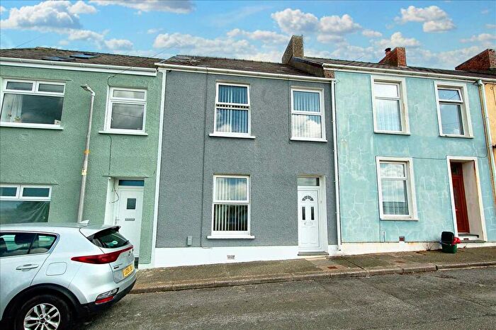 4 Bedroom Terraced House For Sale In Albany Street, Pembroke Dock, SA72